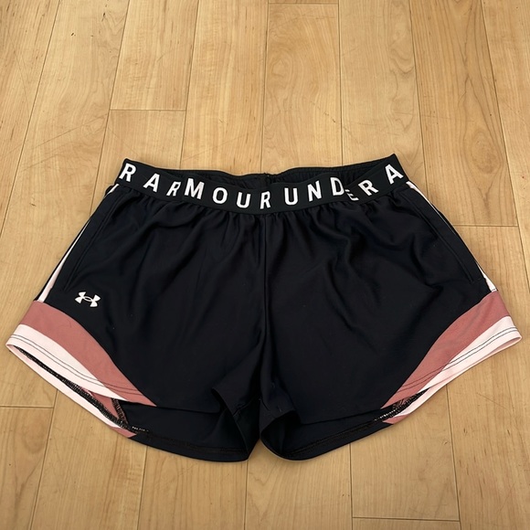 Under Armour Pants - Under Amour Shorts size Medium